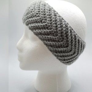 Grey V-shaped crochet ear warmer/headband￥￥